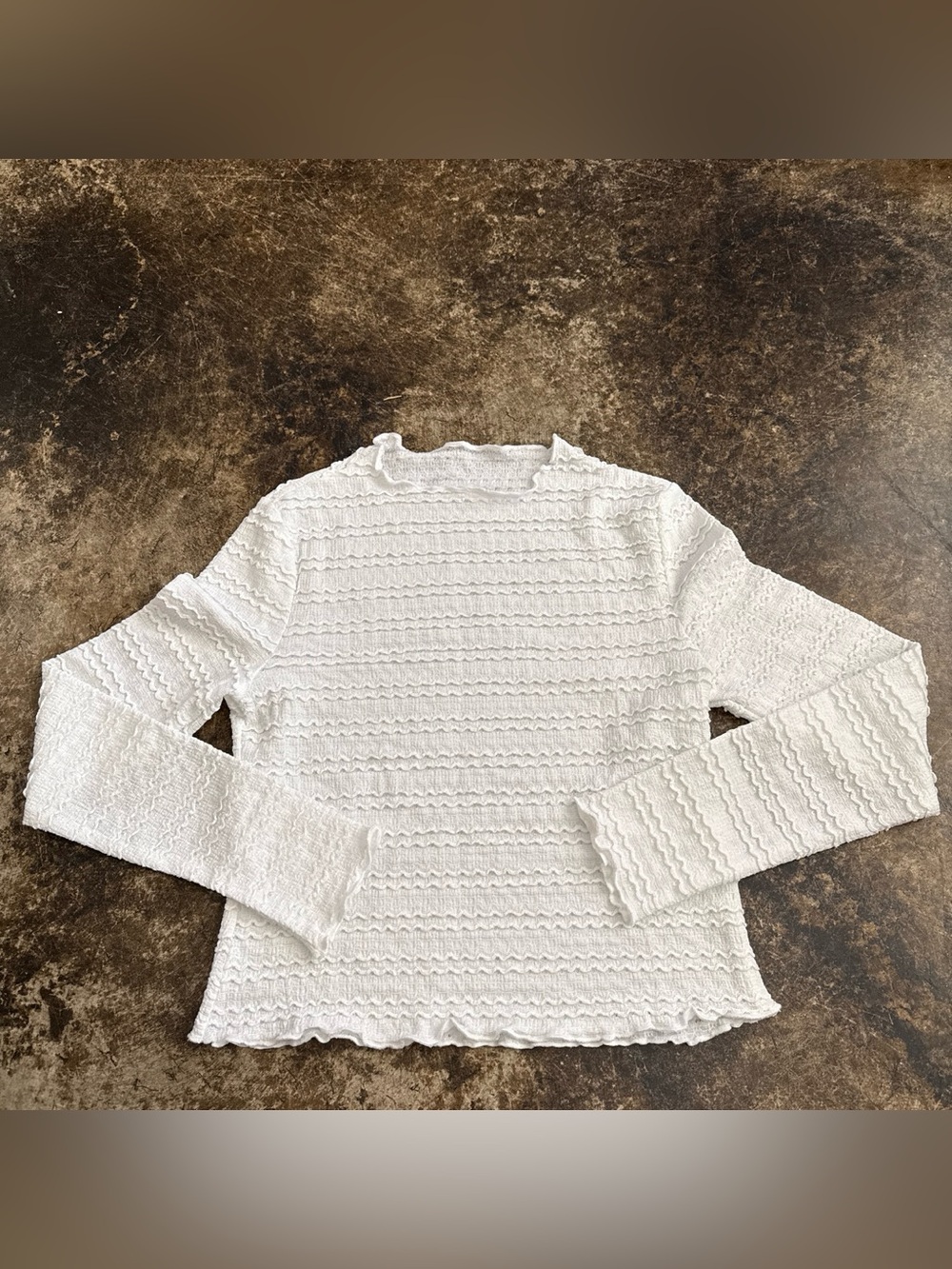 Women’s White Ruffle Texture Long-Sleeve Top